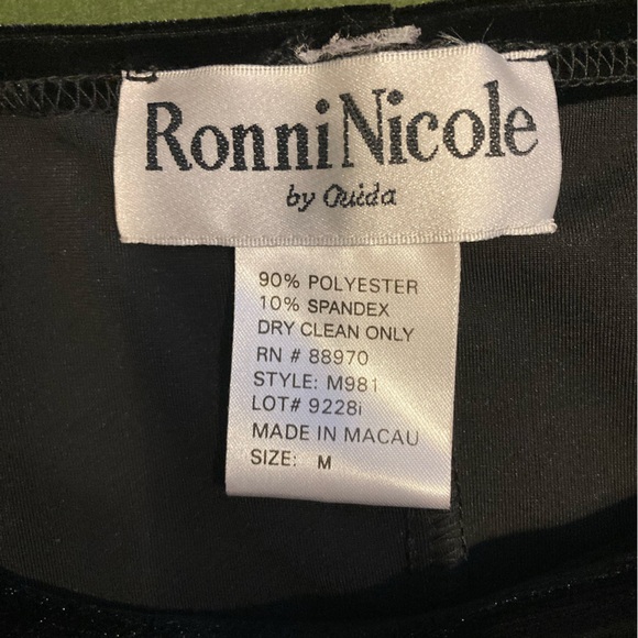 Ronni Nicole Black Velvet Long Sleeve Top Boat Neck Sabrina - Picture 2 of 6